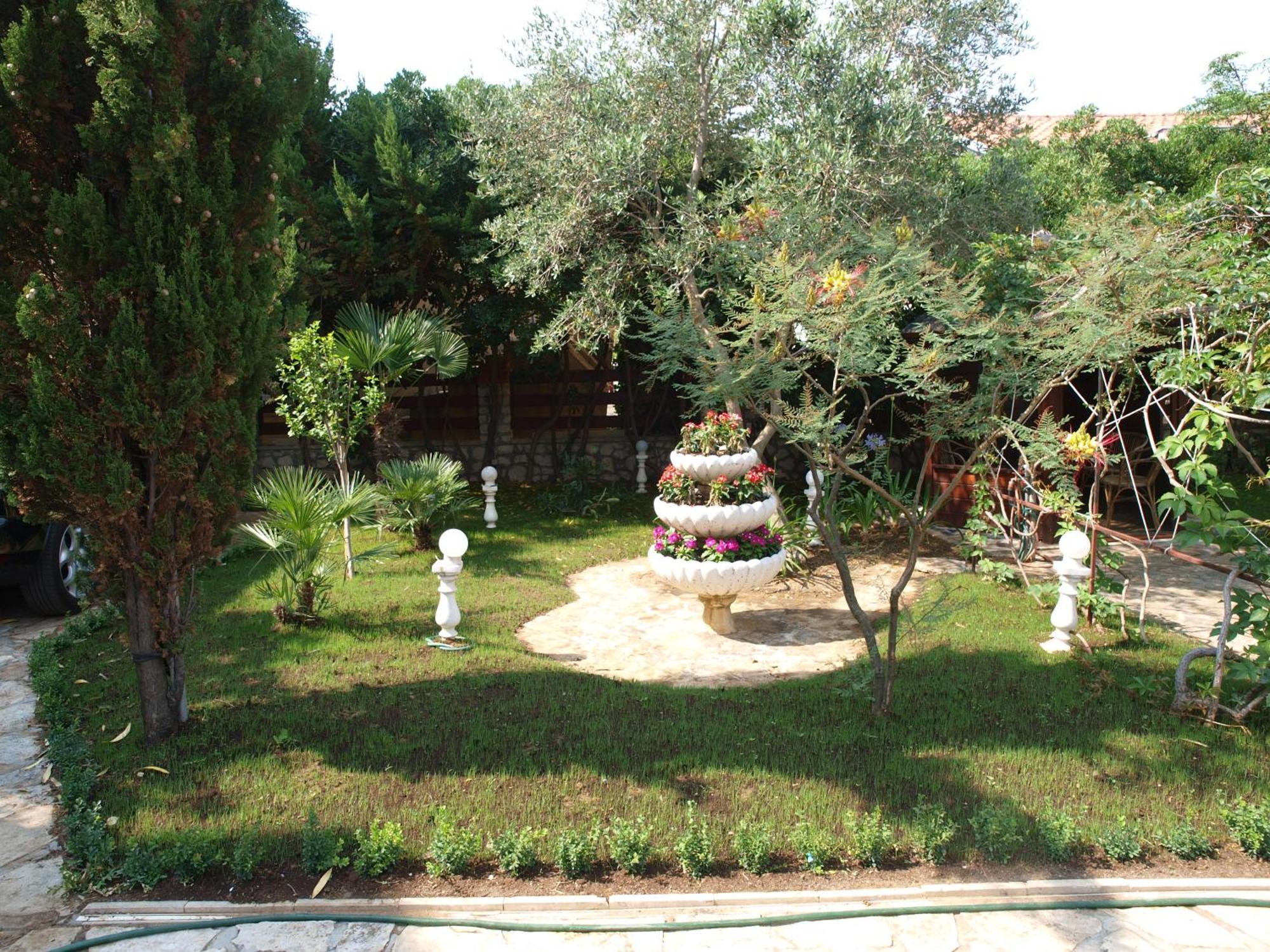 Apartments And Bungalows Vila Dalibor Нин Екстериор снимка